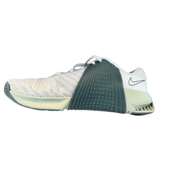 Nike Sneakers Women’s Size 8.5 NIB Vintage Green - Picture 6 of 8